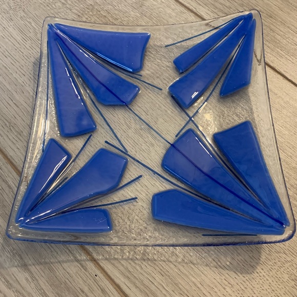 Square Fused Glass Serving Plate 6 5/8” w/ Blue Design & Textured Bottom - Picture 2 of 5